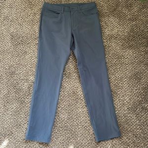 Excellent Condition Lululemon Men’s ABC Dress Pant Light Blue 32
